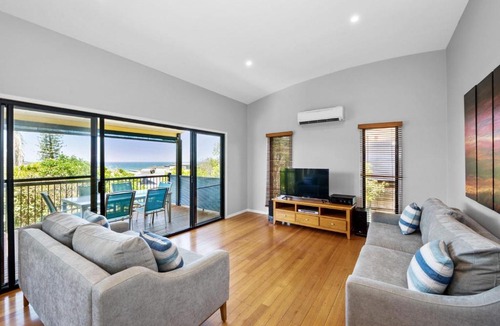Peregian Beach House | Jacana Beach House