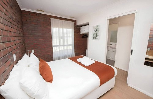 Swan Hill Hotel | Jacaranda Apartments