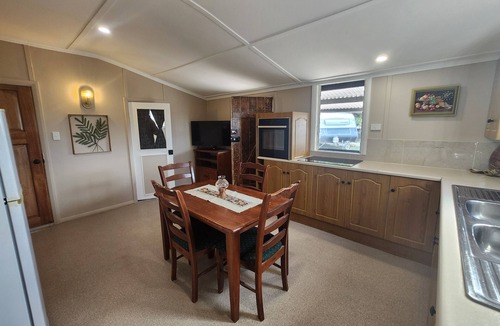 Kingscote House | Jack's Tidal Pool Shack