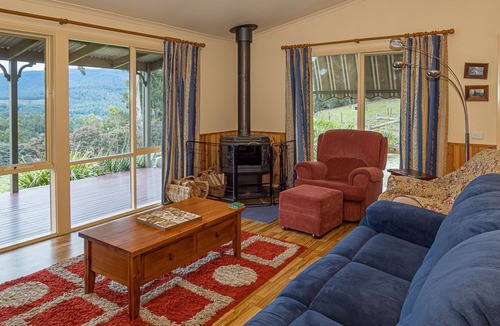 Buxton House | JAKARAMEDE - Countryside views on 7 acres of land
