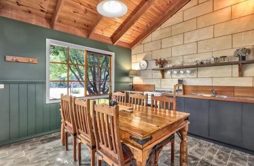 Jamieson Apartment | Jamieson Cottages - Cottage ONE - Sleeps 4