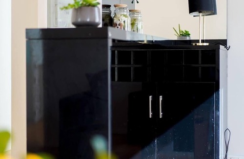 Point Cook House | Jamieson Retreat – Spacious Family Escape Near Sanctuary Lakes & Coast