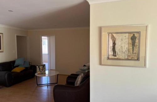 Jandakot House | Jandakot Rooms or whole house