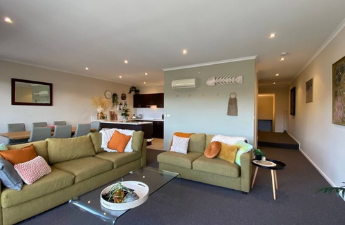 Jindabyne Apartment | Jasper 4 in the Town Centre with Lake views