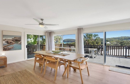Copacabana House | JEAN'S BEACH HOUSE | Accom Holidays