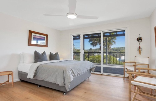 Copacabana House | JEAN'S BEACH HOUSE | Accom Holidays