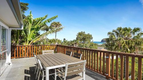 Copacabana House | Jean's Beach House Accom Holidays