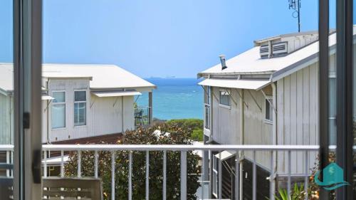 Caves Beach Villa | Jesbellerai Villa- Caves Beach Resort