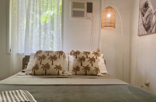Nelly Bay House | Jikinerita Homestay