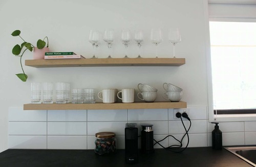 Warrnambool House | Jimmara Sands: Central home close to shops and beach
