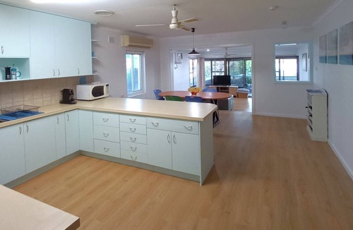 Port Broughton Hotel | JJ's Shack, Port Broughton