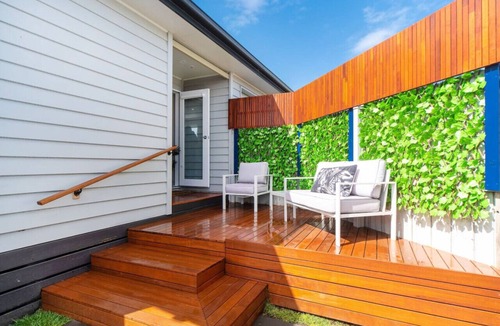 San Remo Apartment | John`s Place San Remo Studio Couples/Surfers/Pets