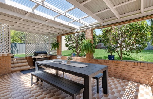 Vincentia House | Johnny & Paula's Place - Belle Escapes Jervis Bay