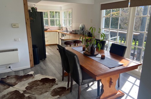 Merrijig House | Join "Ridge" & "Retreat" for a large group. Magical views of Mt Buller Sleeps 16