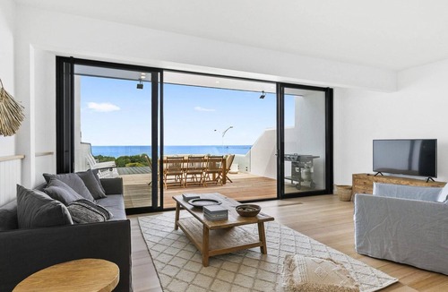 Lorne Apartment | Joy Apartment 4 - Brand New Beachfront Apartment, Views, Linen, WIFI and More