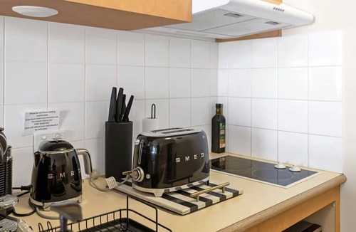 Cairns Hotel | Juliette’s View | Boutique Stay Near Esplanade