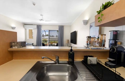 Cairns Hotel | Juliette’s View | Boutique Stay Near Esplanade