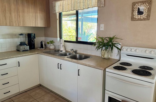 Dundee Beach House | Jungle Hut - RARE absolute beachfront!