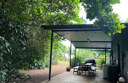 Dundee Beach House | Jungle Hut - RARE absolute beachfront!