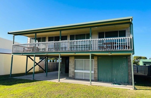Waterhouse House | Just A Glimpse Shack -Pet friendly outside