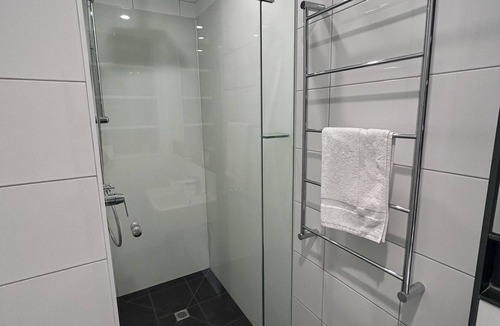 St Kilda West Apartment | Just a stone's throw away from St Kilda Beach