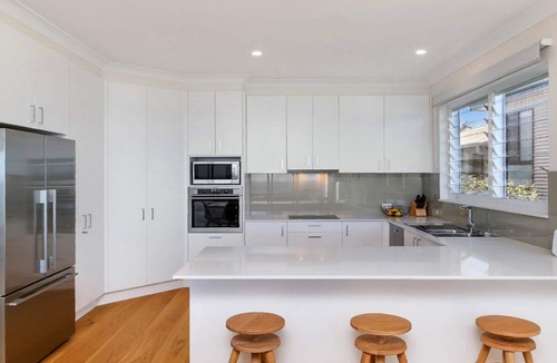 Avoca Beach House | KAILANI VIEW | Ocean Views , WIFI | Accom Holidays