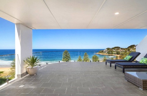 Avoca Beach House | KAILANI VIEW | Ocean Views , WIFI | Accom Holidays