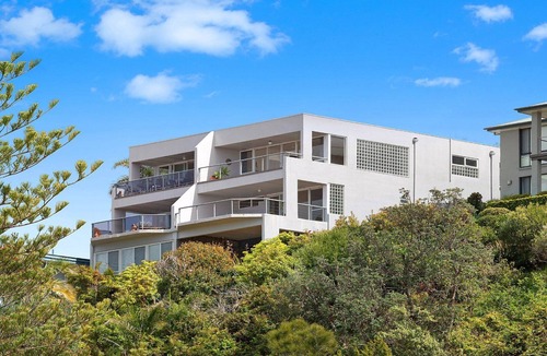 Avoca Beach House | KAILANI VIEW | Ocean Views , WIFI | Accom Holidays