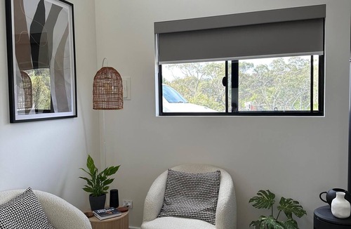 Flaxman Valley Cabin | Kaiser - Self contained tiny house with king bed