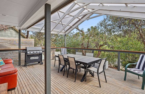 Anglesea House | Kanga Beach House, just moments from the beach and golf course