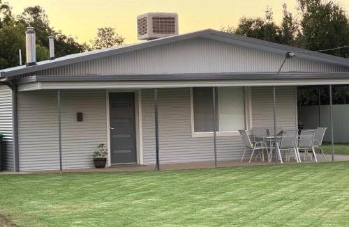 Hay South House | Kangaroo Cottage