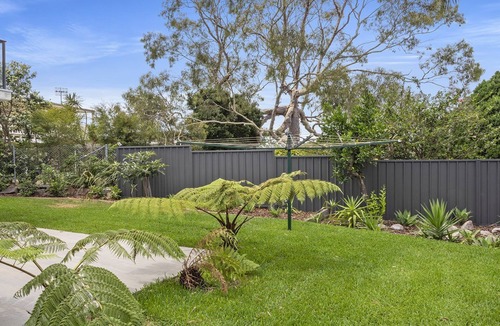 Nelson Bay Apartment | Karinya at Little Beach - Downstairs Unit with Air Con and WiFi