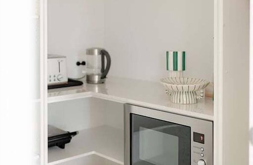 Inverloch House | Karkalla Beach House - Linen Inc, Pet Friendly