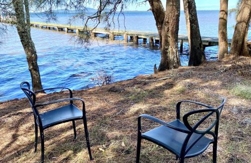 Coomba Bay House | Katandra Homestead, farm on the lake, close to beaches and national park