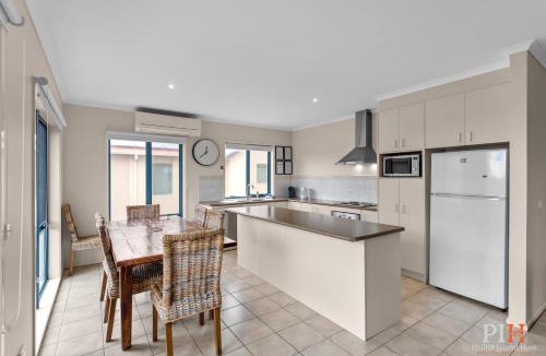 Cowes House | Kavavilla Cowes Close to Beach