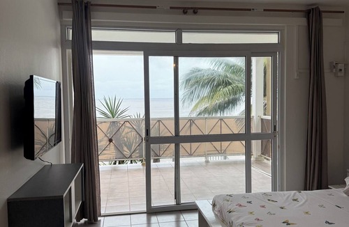 Cayenne Apartment | Kaz Mboa Rémire - ocean view - Wi-Fi - air conditioning - parking