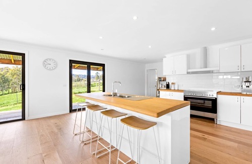Tolmie House | Kelly Creek Farm - Tolmie - Sleeps 10