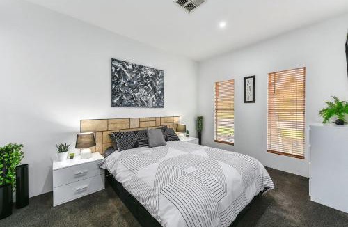 Mount Gambier Apartment | KENNEDY EXECUTIVE TOWNHOUSE