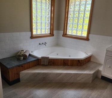 Sheffield Hotel | Kentish Hills Retreat