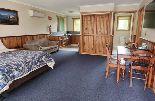 Sheffield Hotel | Kentish Hills Retreat