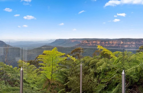 Katoomba House | Khandala Cottage - New out door spa installed with the best view