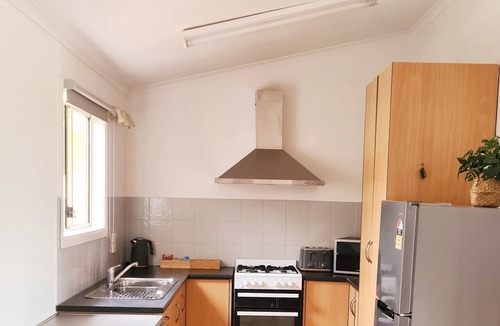 Kingscote House | Ki Time - in Kingscote 850m to the beach