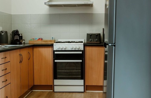 Kingscote House | Ki Time - in Kingscote 850m to the beach