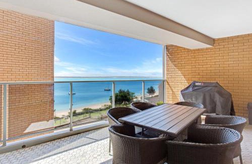 Nelson Bay Apartment | Kiah 10, 53 Victoria Parade - Stunning Views, Aircon and Close to the Marina