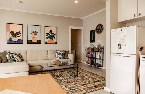Bicheno Apartment | Kiama Tea House - Main Street Bicheno