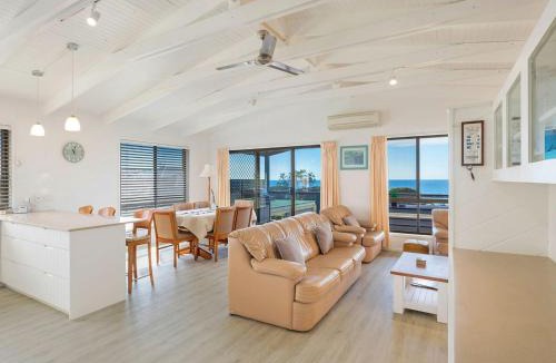 Kianga House | Kianga Parade Beach House