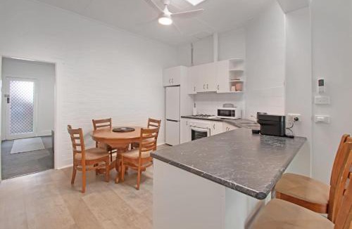 Wagga Wagga House | Kincaid Cottage - Cozy 2 Bed Home, CBD Location