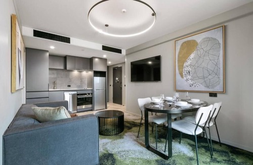 West Melbourne Apartment | King 1-Bedroom Apartment at Rosslyn Street Melbourne