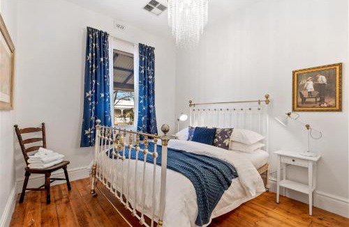 East Fremantle House | King Charming Cottage - Walk to the River