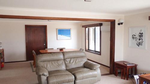 Lake Wangary House | King George Retreat - Amazing Views, Spacious Living, Coastal Charm